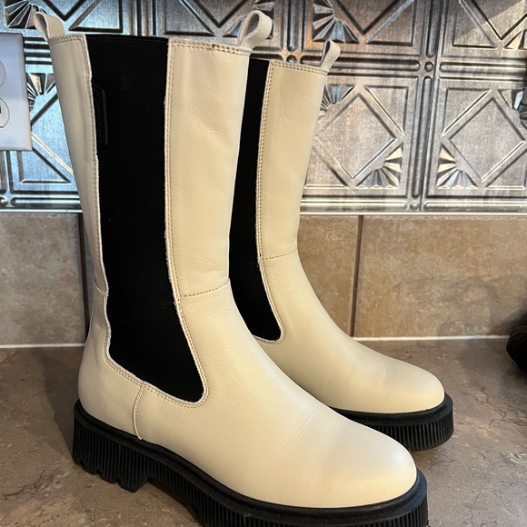 Kurt Geiger Stint chunky lug sole Chelsea/combat boots - Picture 1 of 4